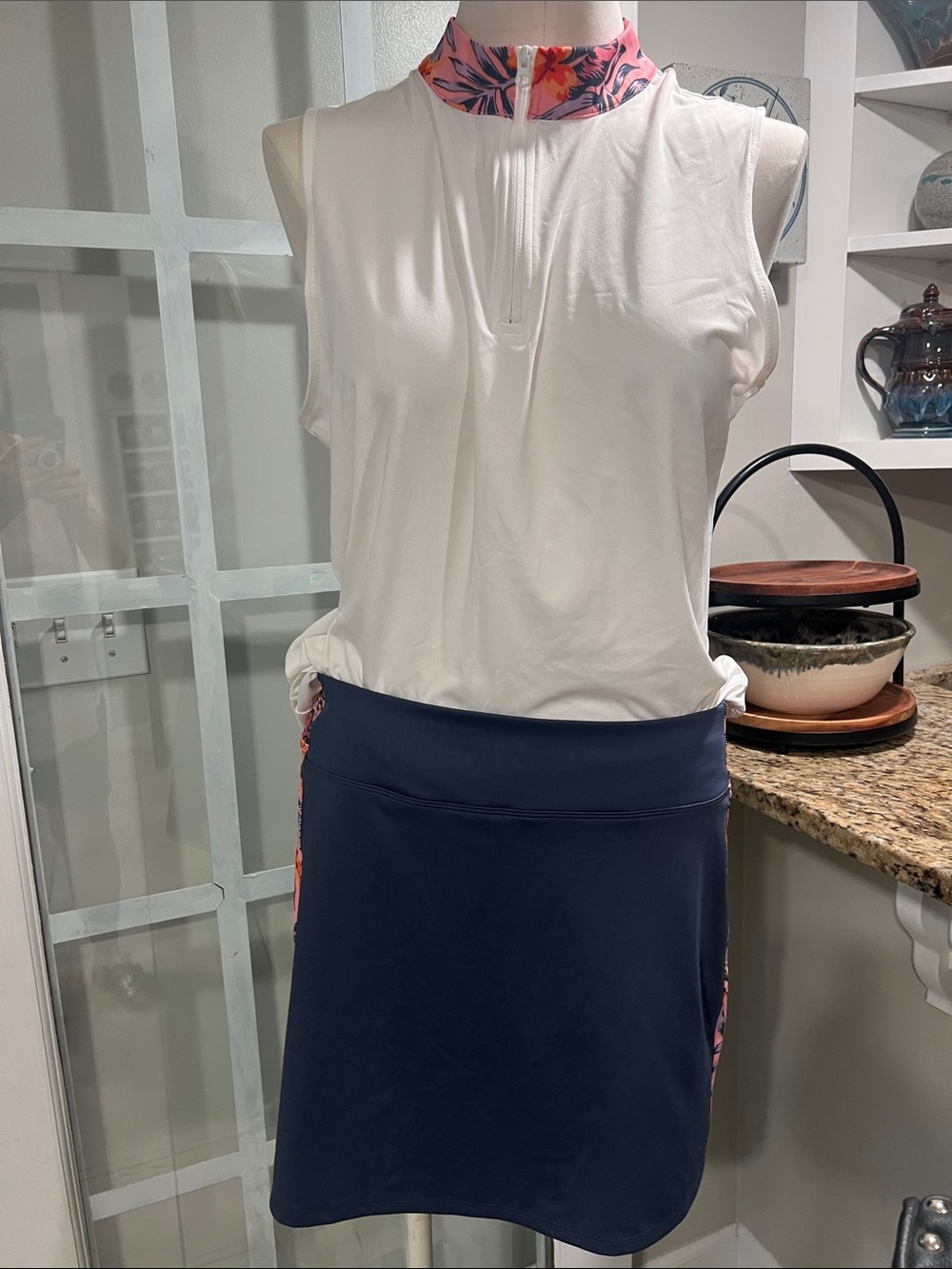 Tommy Bahama White Sleeveless Top with  Skort 2 piece set nwot